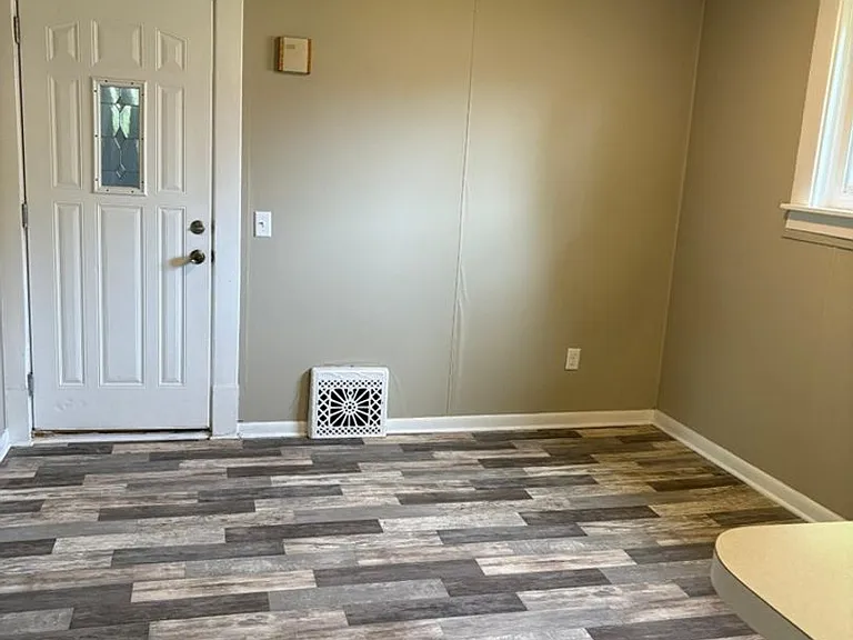 112 N Clinton St — Photo 10