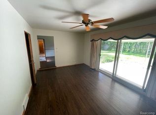 15739 Woodside St, Livonia, MI 48154