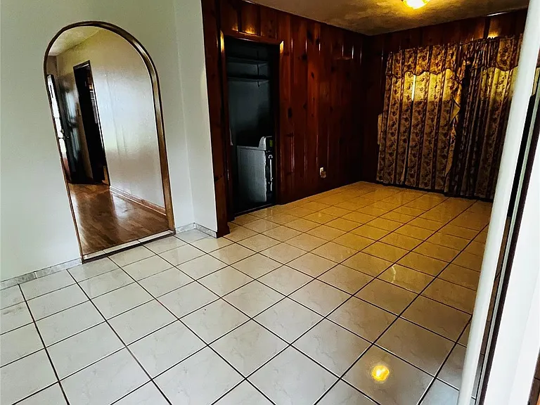 13421 Utica St — Photo 16