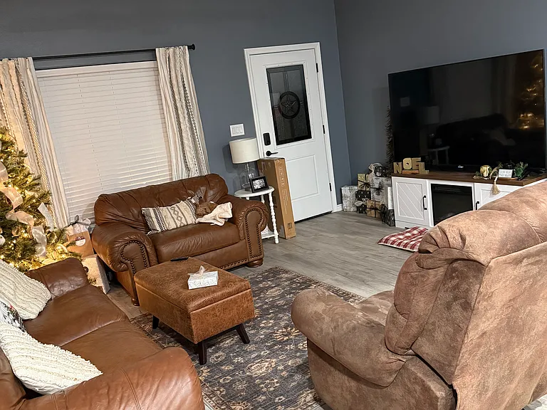 171 Ruby St — Photo 2