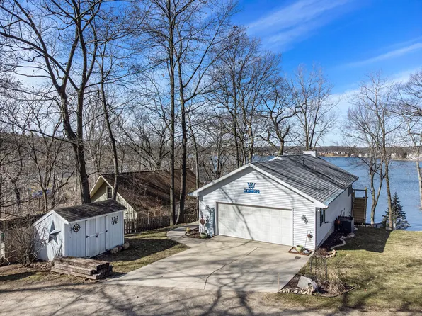 11034 Woodward Ave, Plainwell, MI 49080