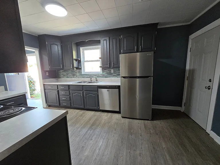 1932 Dogwood St — Photo 4