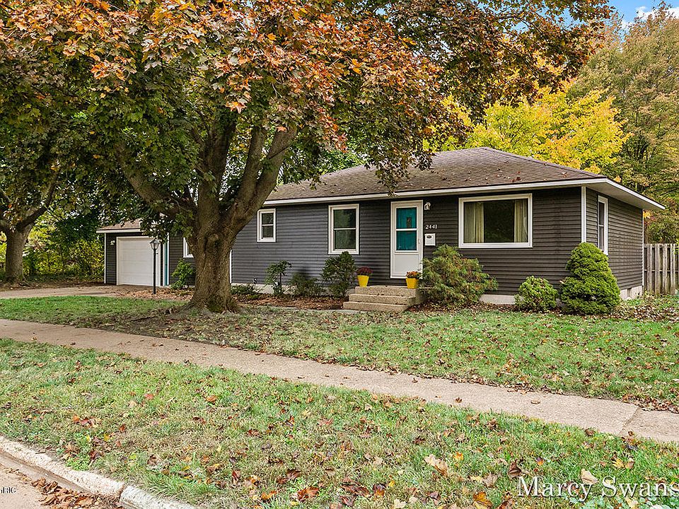 1st image of 2441 Thornwood St SW