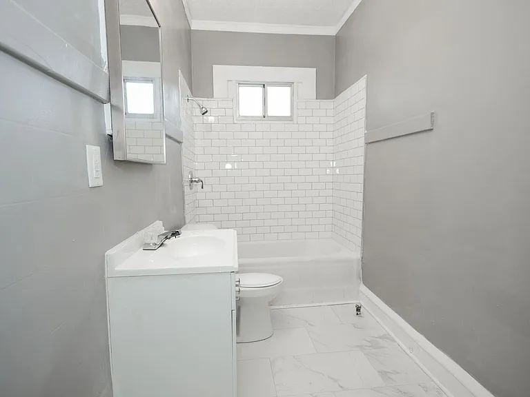 217 S 11th St — Photo 22