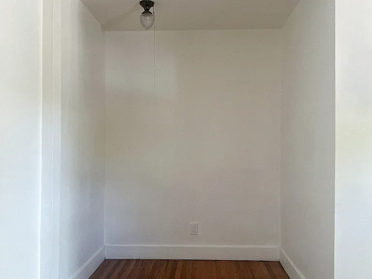 2102 SE 12th Ave #4 — Photo 6