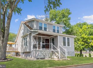 2916 Edgecombe Cir N, Baltimore, MD 21215