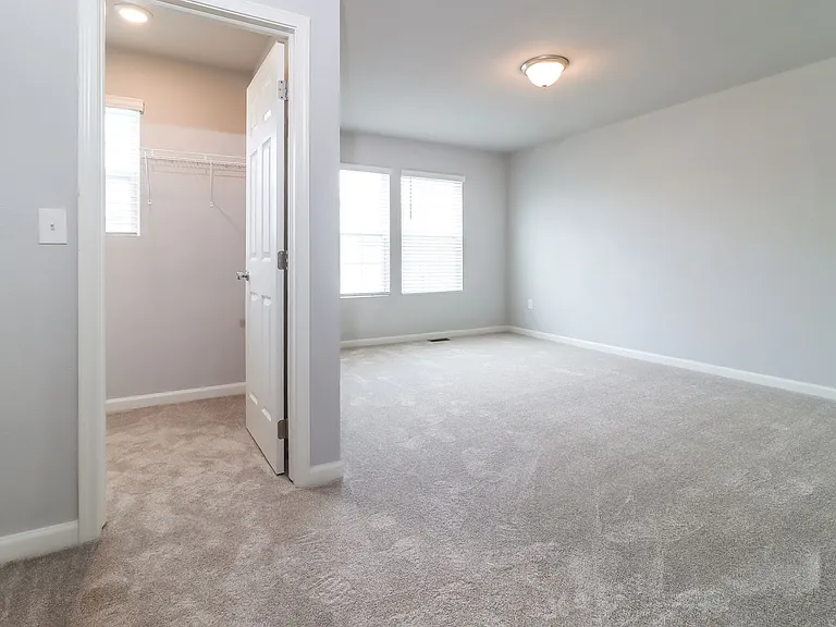 2216 Macatawa Ln — Photo 15
