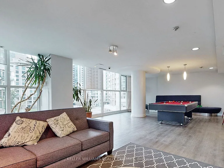 2067 Lake Shore Blvd W #205 — Photo 14