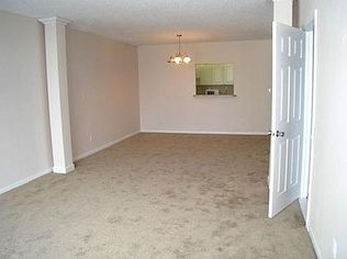 4th image of 19390 Collins Ave APT 1511