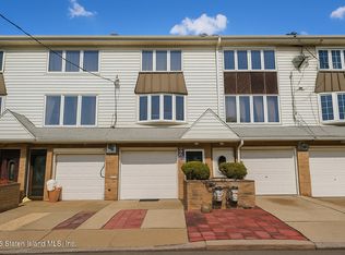 23 Peggy Ln, Staten Island, NY 10306