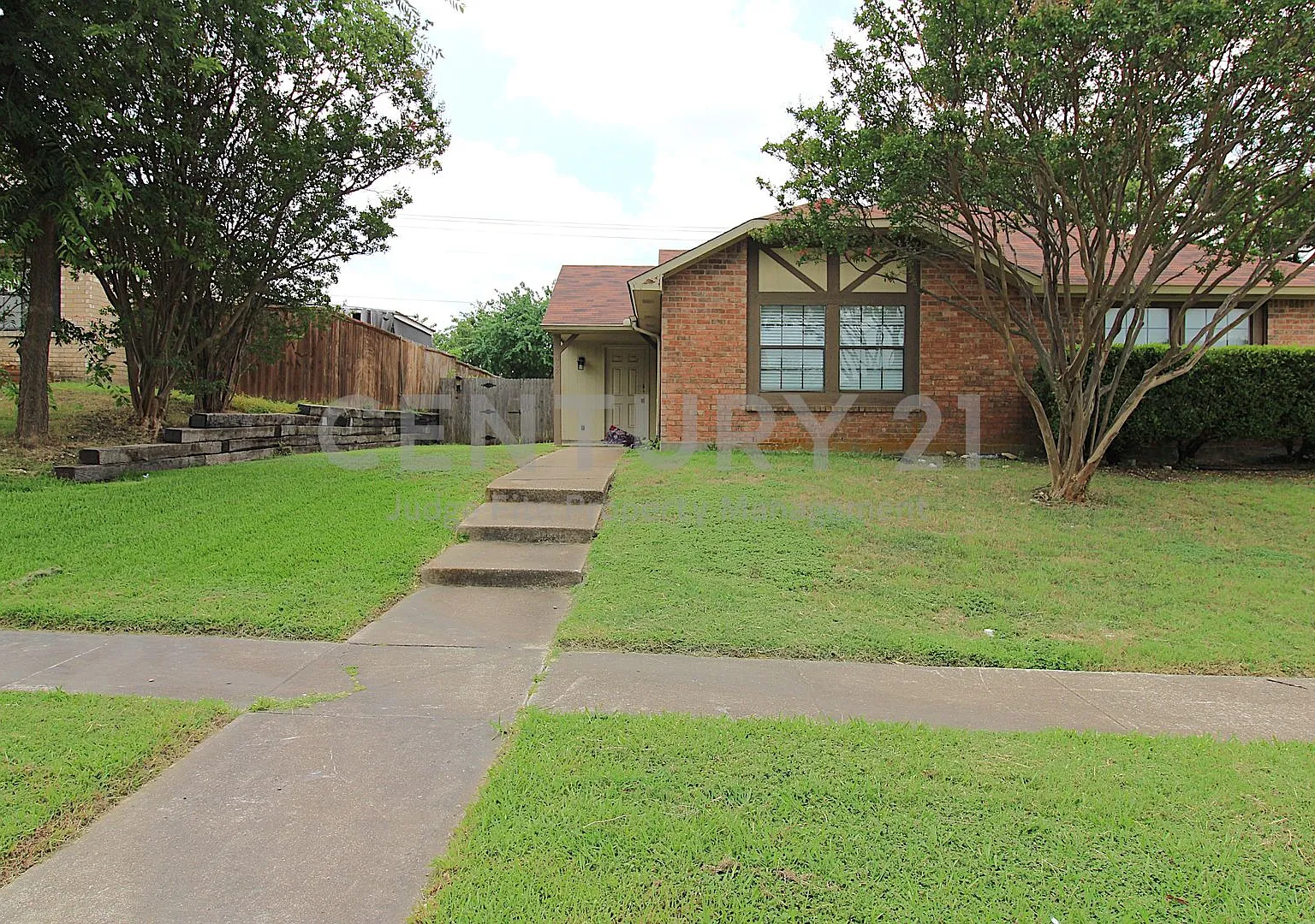 Spacious 2/2 Duplex in Cedar Hill ISD for Rent! — Photo 1