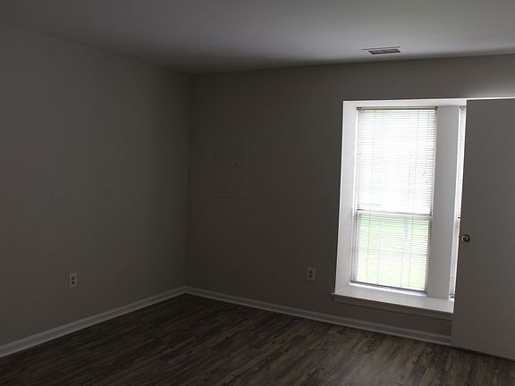 5th image of 2819 S Wakefield St Unit C