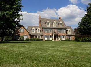 36W890 W Ridgewood Ln, St Charles, IL 60175