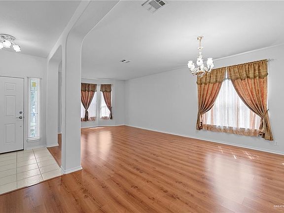 3rd image of 4504 Santa Fabiola St