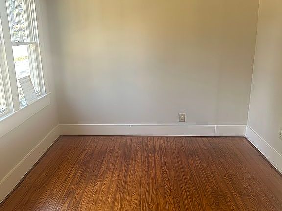 3rd image of 405 N Huntington St