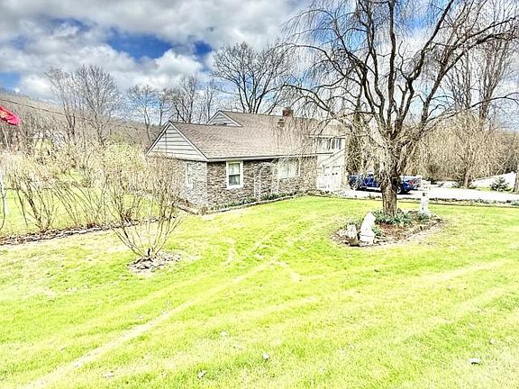 3rd image of 1660 Follett Run Rd #1