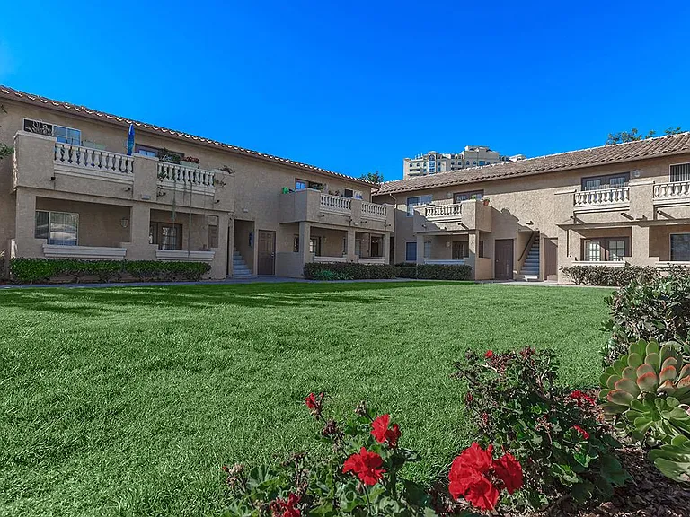La Jolla Nobel — Photo 24