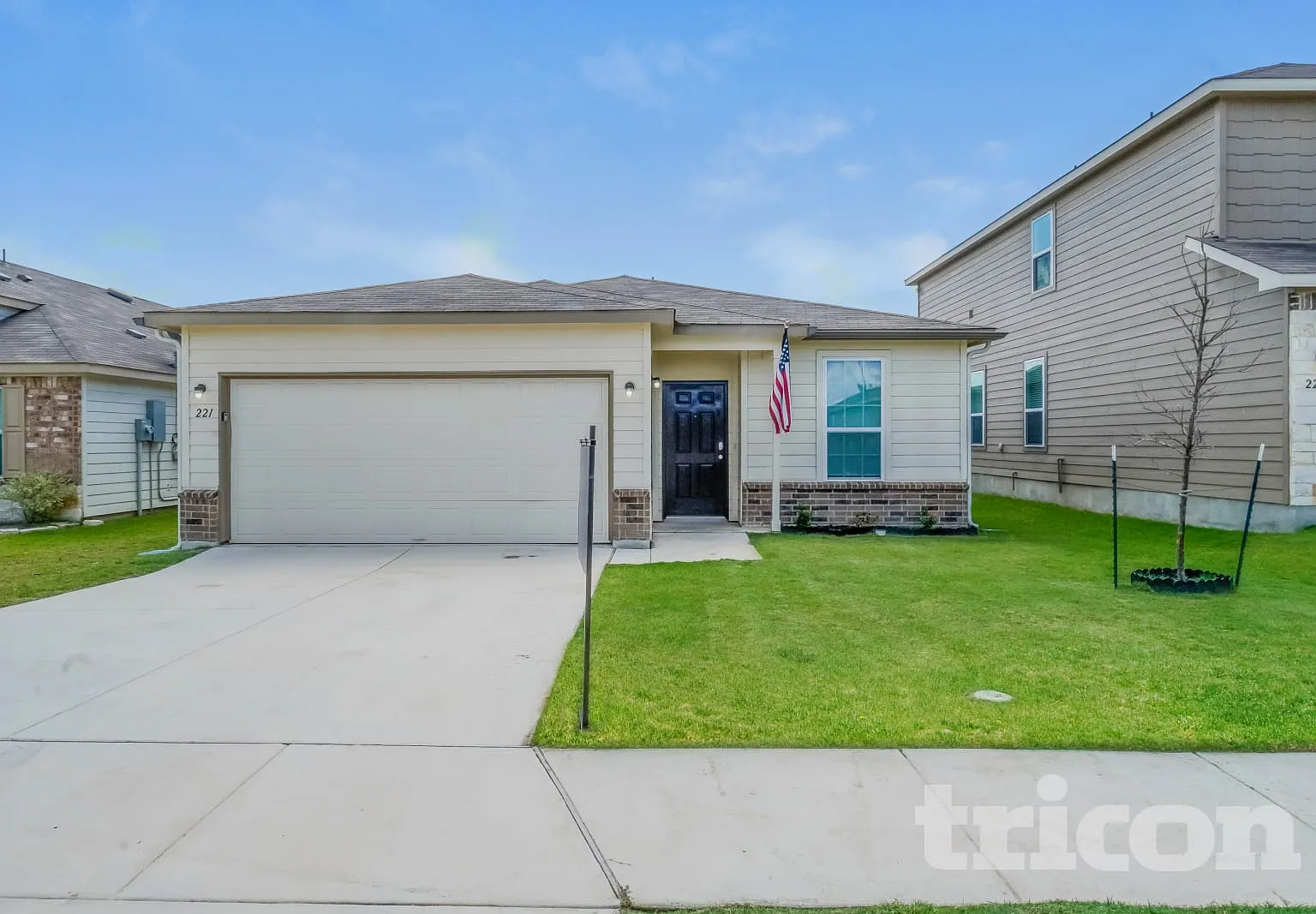 221 Texas Thistle New Braunfels TX — Photo 1