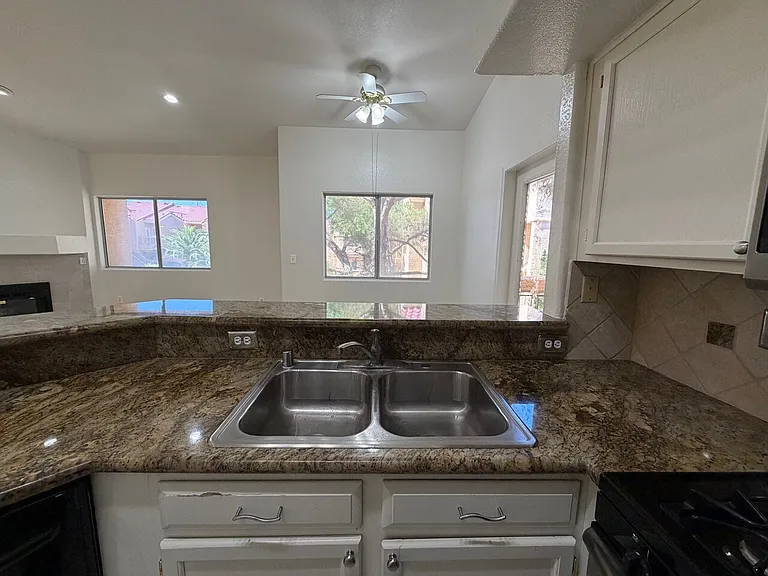 900 Heavenly Hills Ct #204 — Photo 15