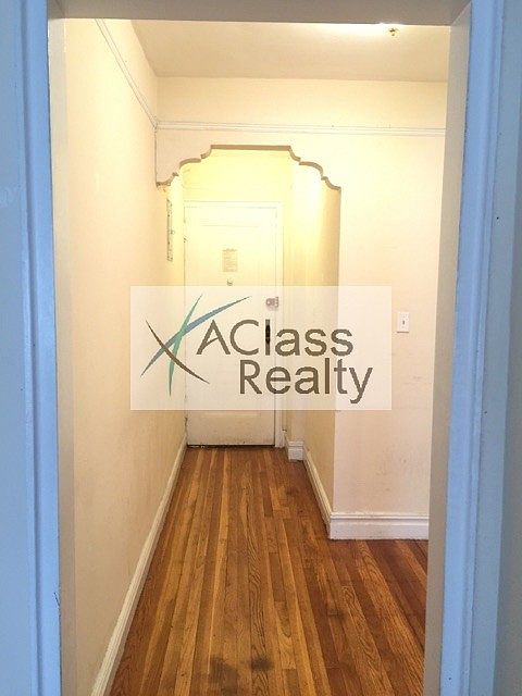 2nd image of 3279 44th St #4