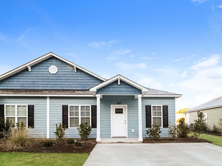 187 Highlands Glen Dr — Photo 1