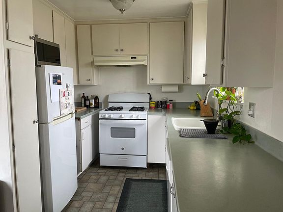 5th image of 5031 Denny Ave APT 204