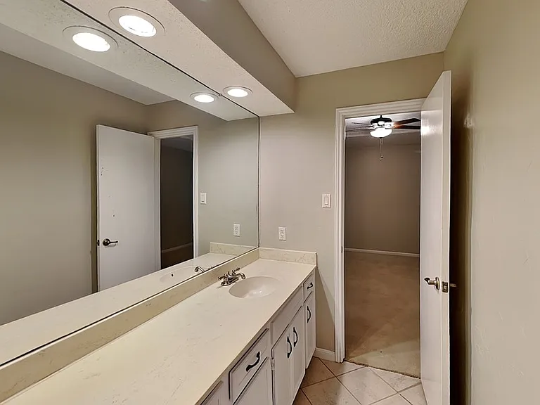 7709 Silveridge Dr — Photo 9