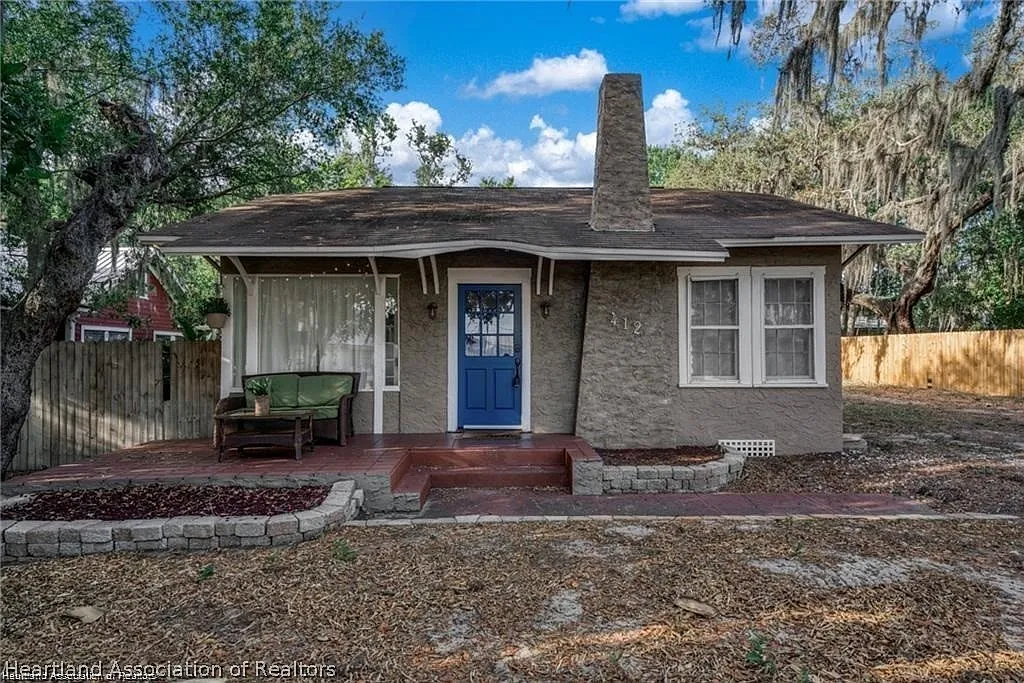 3 bed, 2.0 bath, 1400 sqft, $1,700 — Photo 1