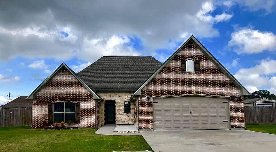 1st image of 325 Stephanie Dr