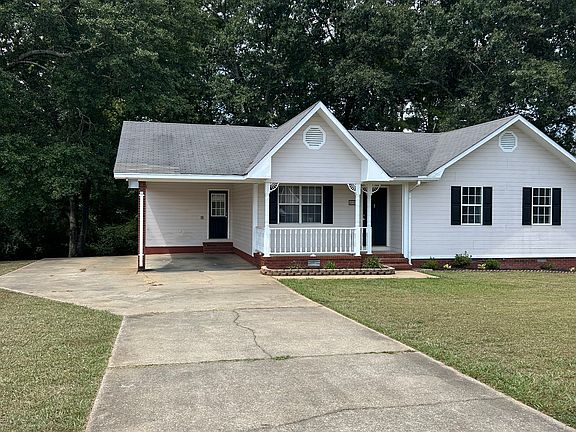 3rd image of 11 Lone Oak Dr
