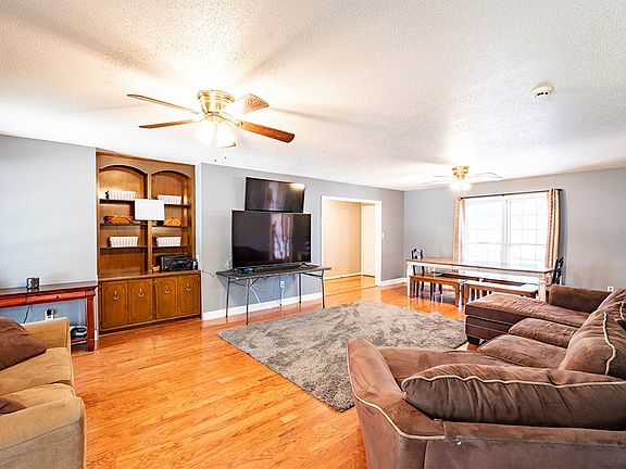 3rd image of 163 Dunaway Dr