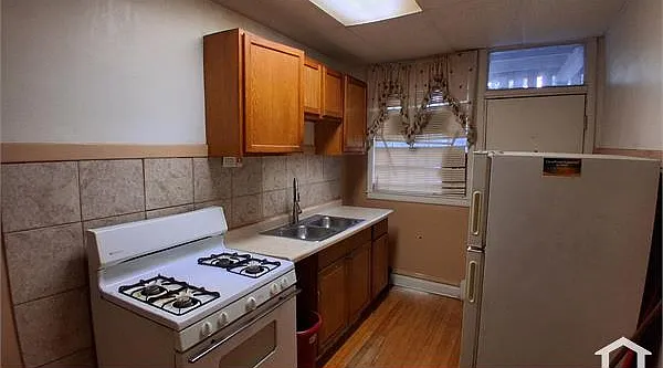 2 bed, $1,350 — Photo 4