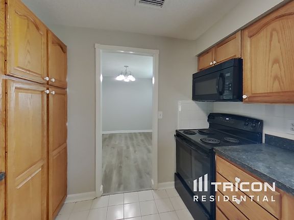 5th image of 10937 Majuro Dr