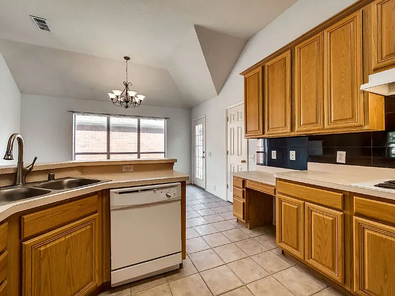 5909 Berkshire Rd — Photo 10