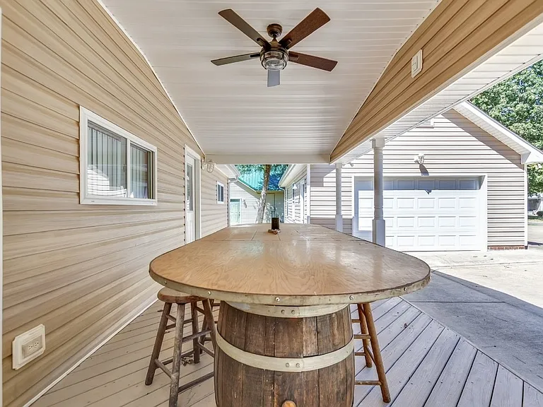132 Red Fox Dr — Photo 2