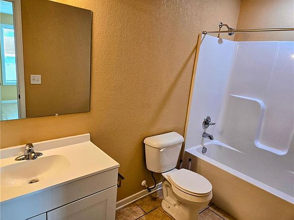 5th image of 514 N Main St #A