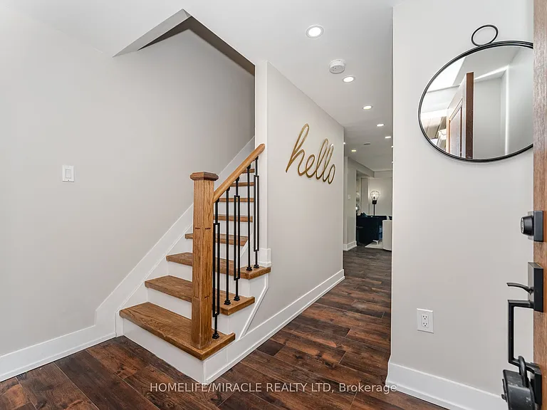 340 Dunsmore Ln — Photo 6