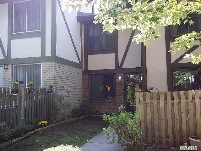1st image of 52 Skyline Dr