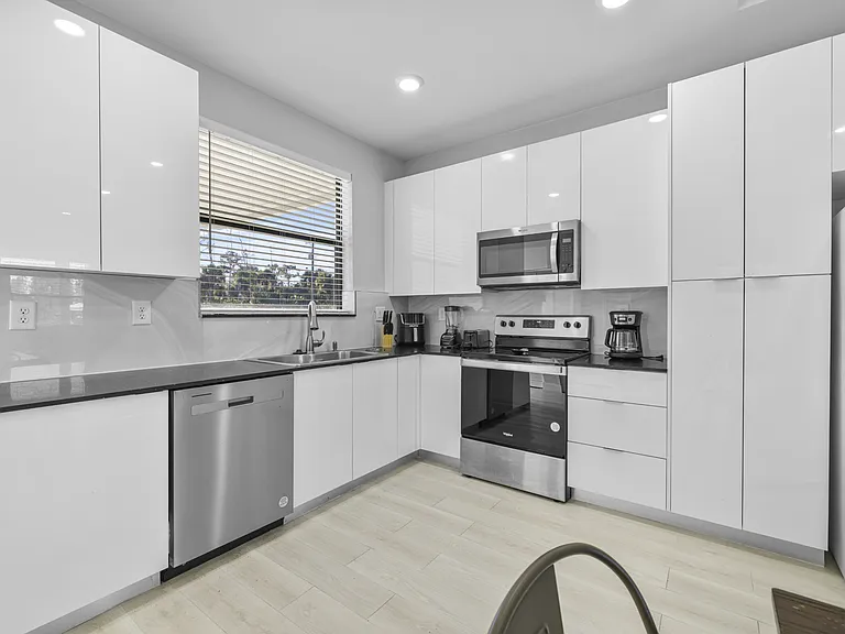 622 Windermere Dr — Photo 11