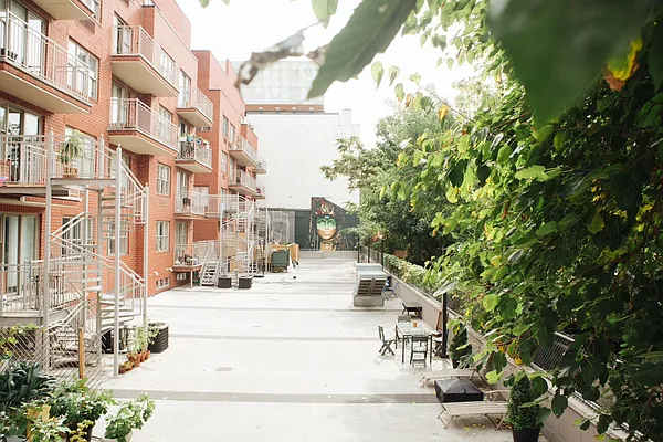 Rented by Medrash Realty | media 13