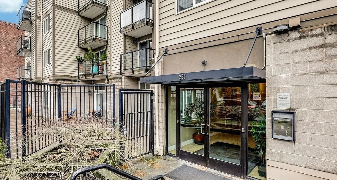 Exceptional Condo in Capitol Hill Available for Rent! — Photo 2
