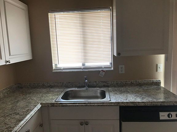 3rd image of 714 SW Claudia Ave