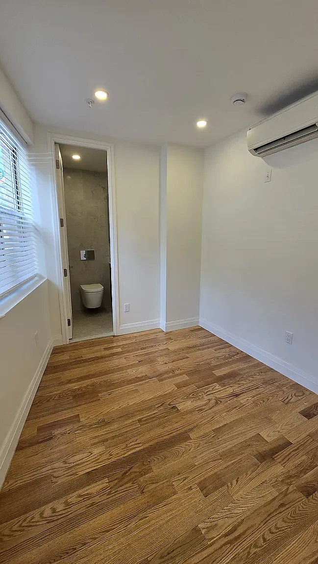 310 Park Avenue — Photo 2