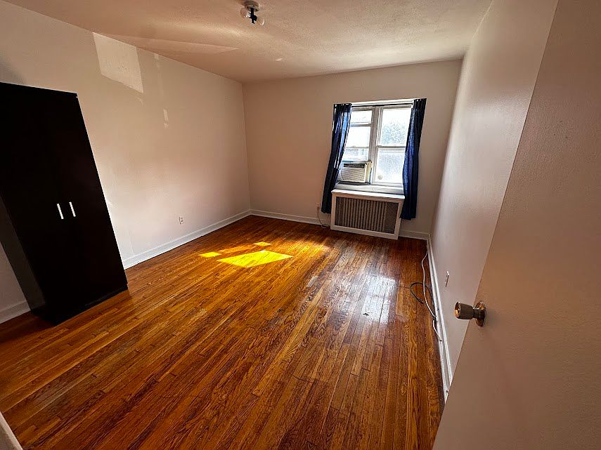 Large Bedroom