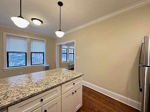 5th image of 1364 E 52nd St #E2