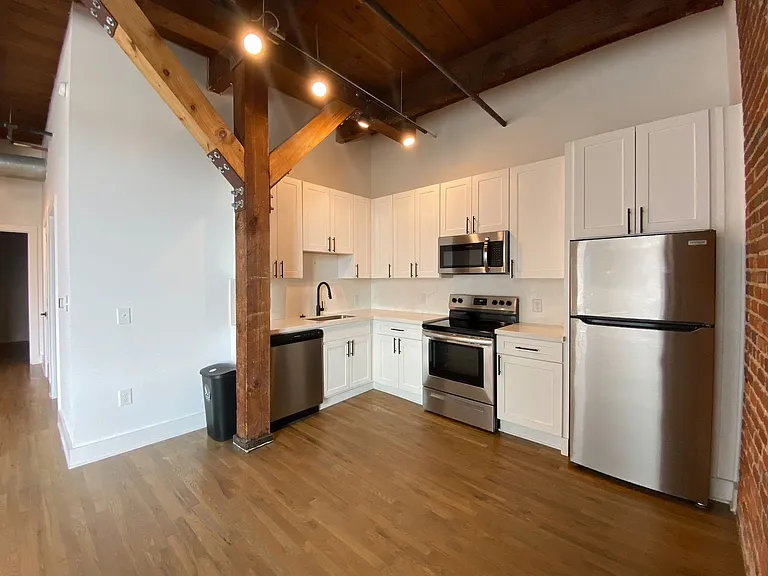Lofts At Abrams Fixtures — Photo 41