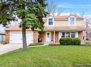 609 E Bauer Rd, Naperville, IL 60563