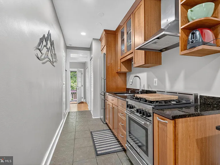 1836 Independence Ave SE #3 — Photo 7