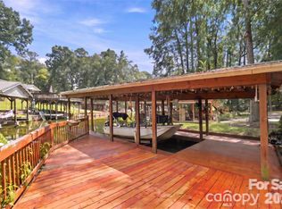 714 Springwood Dr, Mount Gilead, NC 27306