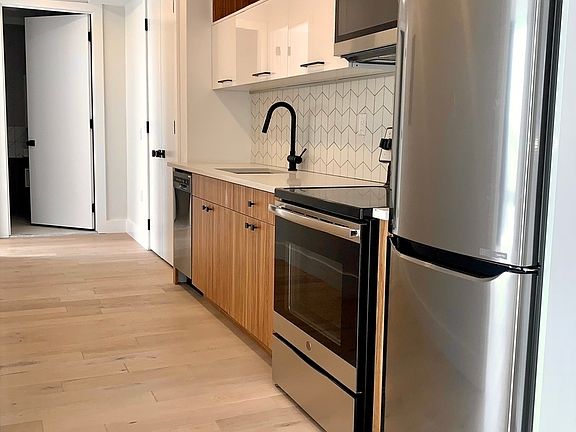 2nd image of 58 W 125th St #603